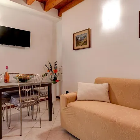 Apartment Desenzanoloft Eridania With Private Garden And Pool